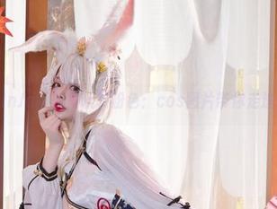 跟着NinJa阿寨寨玩转粉色：cos图片带你走进幻想！