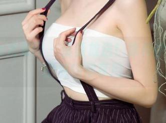 UGirls尤果网 – 资源放送！徐梓伊的内衣图包随你享用