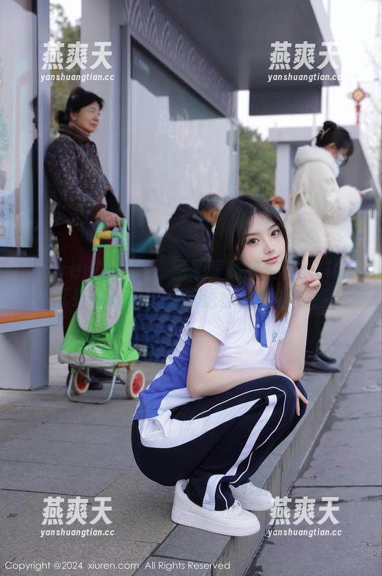 Xiuren秀人网-ALICE梁紫轩 Xiuren秀人网 - 图册里的秘密:ALICE梁紫轩的妹妹,免费送你一份姐妹情!