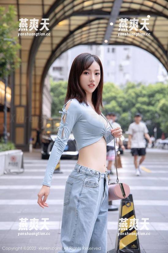 Xiuren秀人网 - 跟随严利娅Yuliya的脚步：从原图到油亮夜幕