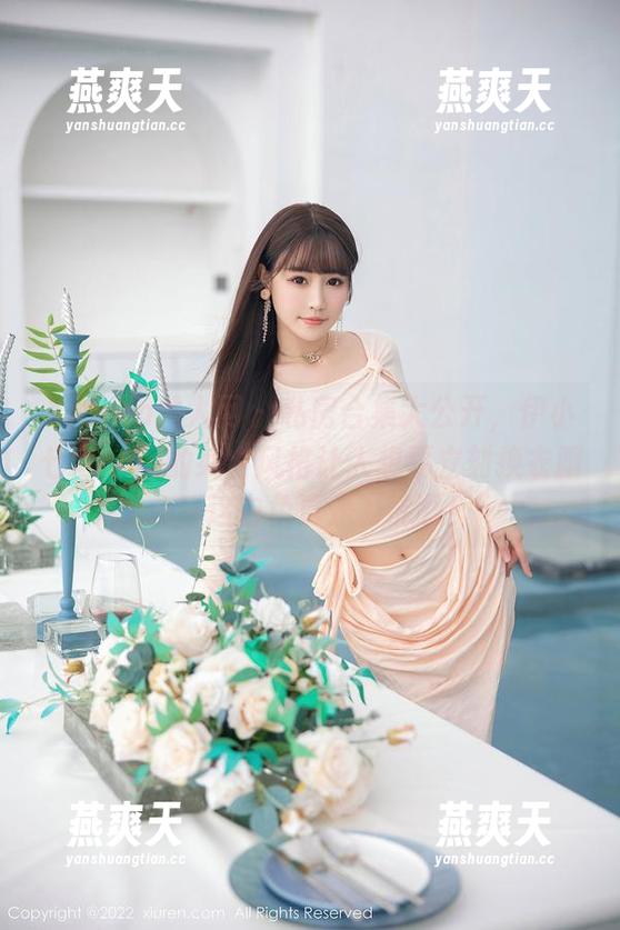 Xiuren秀人网-伊小七MoMo Xiuren秀人网 - 私房合集大公开,伊小七MoMo的纯白风格让人想要立刻换衣服——这白色真是万能啊!