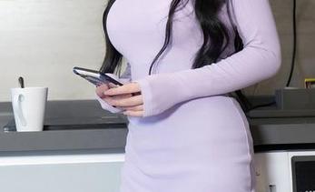 Xiuren秀人网 – 抖娘利世的双人写真：让你怀疑，这组套图到底是在演绎友情还是爱情？