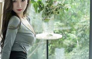 Xiuren秀人网 – 毛衣图包，浅浅Danny的私拍：我猜这是秋冬版的温柔自白！你能接受吗？