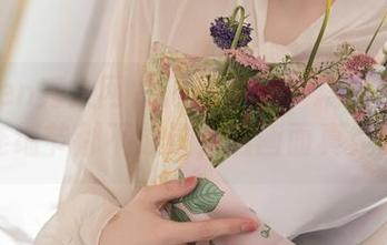 Xiuren秀人网 – 原图解密！糯美子那个女孩连细节都不放过，这画面真是醉了。
