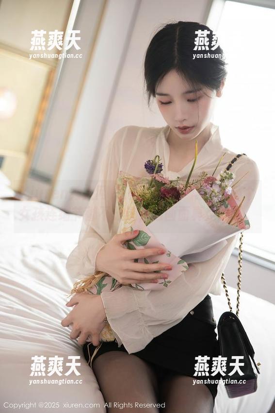 Xiuren秀人网-糯美子 Xiuren秀人网 - 原图解密!糯美子那个女孩连细节都不放过,这画面真是醉了。