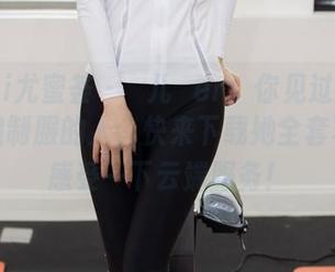 YouMi尤蜜荟 – 玥儿玥er：你见过的最会穿空姐制服的人，快来下载她全套写真，感受一下云端服务！