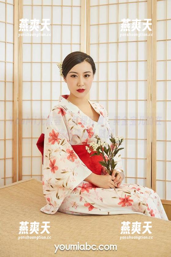 YouMi尤蜜荟 - 红裙轻舞：黄金宝儿的在线高清迷人时刻