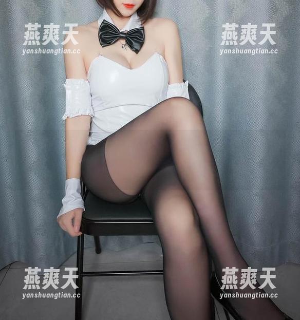 大家来围观！“w黑米粥w”新作“网袜”更新，绝对不容错过