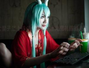 一米八的大梨子献上特供合集，点燃大凤礼服的光彩，别忘了快速下载！