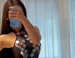 微密圈 – 不爱笑的赛琳奶牛女仆：原图下载，见证一场充满奶香的奇幻旅程！