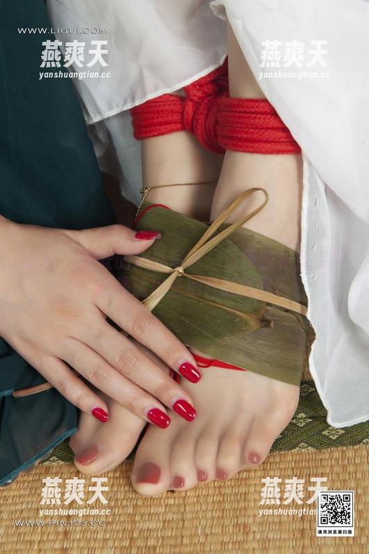 丽柜 - 安安的户外写真：是我脑补有点多，还是透出些别样的氛围？
