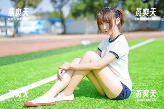 私拍新境界：九曲Jean的碧蓝航线旗袍，光影交错间的隐秘诱惑…