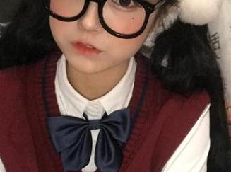 美图更新！佳佳酱ovo姐姐的夏日梦幻，清新到冒泡！