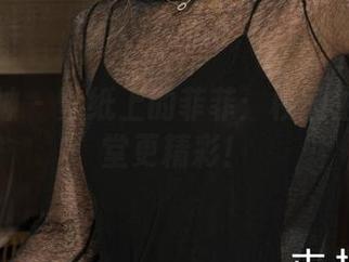 克拉女神 – 壁纸上的菲菲：校园生活比课堂更精彩！
