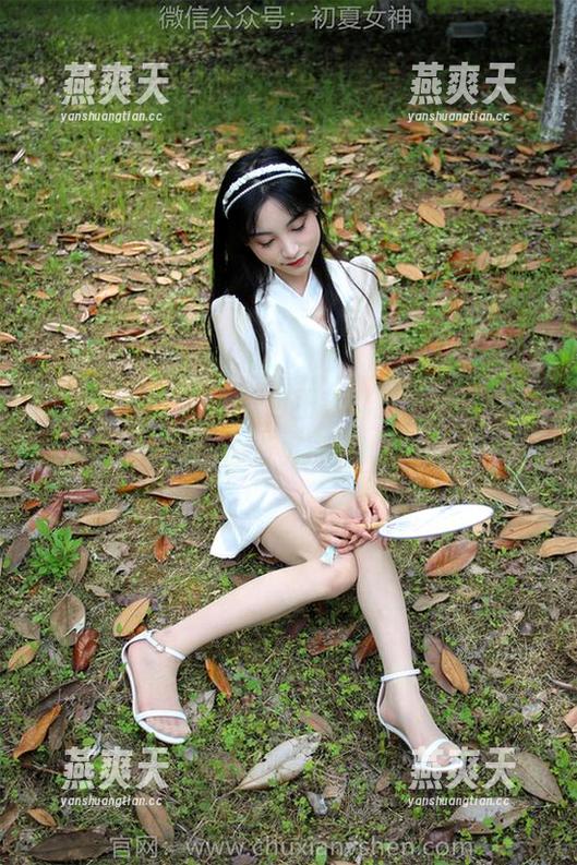 初夏女神 - 点点黑白正装，图包全景大揭秘：你没见过的她！