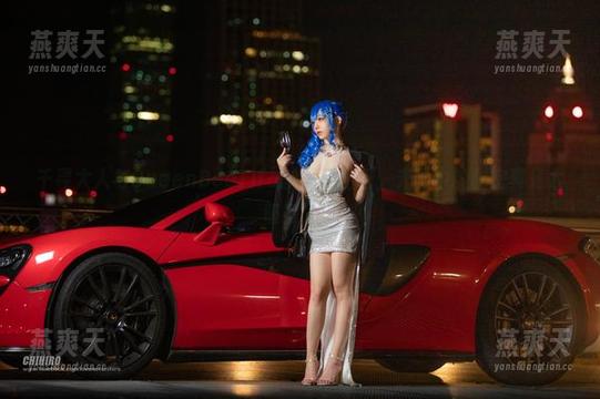 千寻大人与QueenBeeTifa的写真图包，光影中的秘密真是太吸引了！