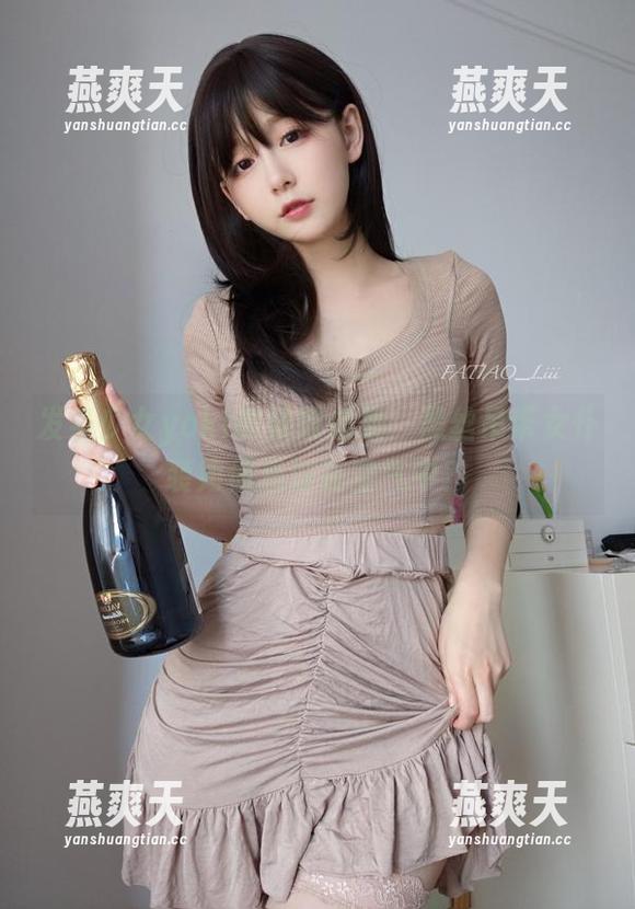 发条少女yoki的精致选集：黑丝吊带女仆装如何悬浮在空气中？