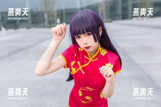 踏入向小圆的美足写真：壁纸里的每一寸都是故事