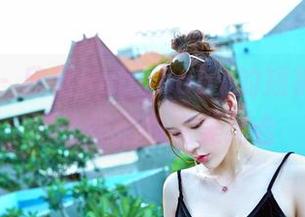 嗲囡囡 – 欣欣Rubybaby的短裤写真：阳光和腿的完美结合