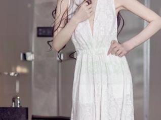 头条女神 – 浴缸里的俞公主：这图集竟然哪个角度都想试试？