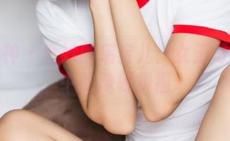 头条女神 – 奇妙的瑞宝儿：女王写真作品中的隐秘祝福