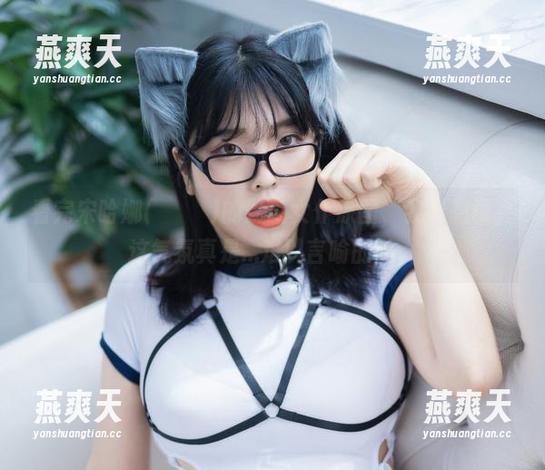 看完宋哈娜(송하나)的最新女仆原图，我只想说，这气氛真是...难以言喻的美。