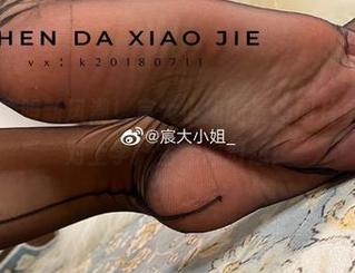 微密圈 – 校服新风潮！宸大小姐的最新图片更新，让你对上学产生无限幻想！