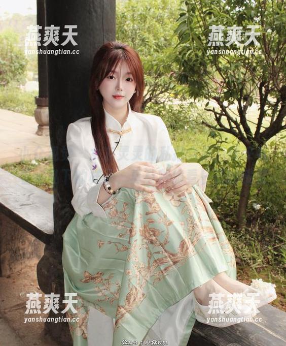 小众视觉-灵灵 小众视觉 - 女友灵灵的私拍合集,快来看看她私下的样子,真有种偷看日记的感觉。