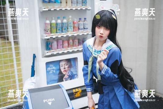 让小和甜酒的豹纹写真为你的生活定制一抹野性！