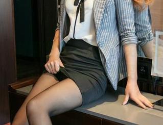 尤果网 – 制服图集大公开！免费狂欢，笑笑的同款你绝对想要。
