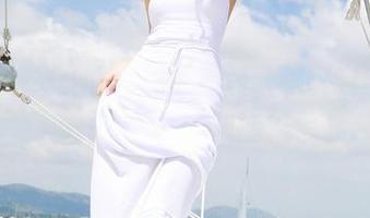 尤蜜荟 – 是小逗逗奶牛写真：您能想象她不小心吃了草吗？