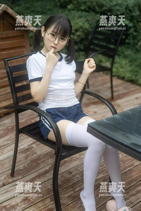 若隐若现的幼水铃衣，女友写真合集带你逆袭心动时刻