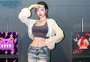 微密圈 – 追随徐珺大哥的美脚，更新图包让你无法自拔！