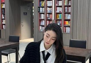 微密圈 – 别再当办公小白，是小逗逗职业装精选图库助你变身职场女王！