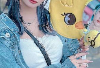 月城委员会女神，cos更新，完美演绎你不敢想象的幻想！