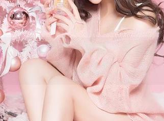 果团网 – 吊带写真大揭秘：莫雅琪如何让你心心念念
