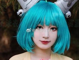 桃墨公子泳衣，同步你的免费资源，泳池派对马上开始！