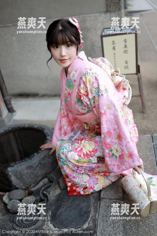 模范学院-Jennanni_Jen 模范学院 - Jennanni_Jen兔女郎:在线高清,兔耳朵背后的秘密揭晓!