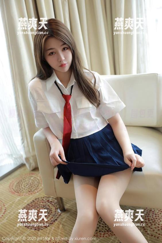 模范学院-糯美子Mini 模范学院 - 泳池里的糯美子Mini,图包更新!准备好感受水的轻柔了吗?