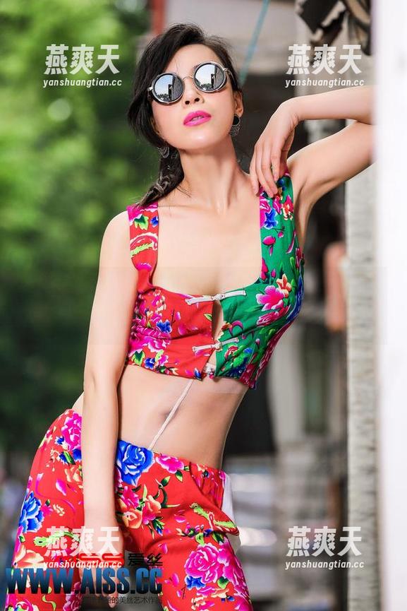 爱丝-佳慧 爱丝 - 厨娘佳慧的私房写真:嘿,谁说家务不能美丽?