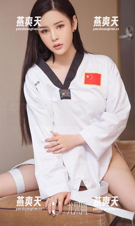 爱尤物-童倩 爱尤物 - 在线探秘:童倩的秘书原图,仿佛在和我说悄悄话