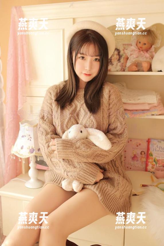 猫九酱 在碧蓝大凤的梦幻世界里,猫九酱的精选写真集,犹如一场温柔的海浪轻拂。