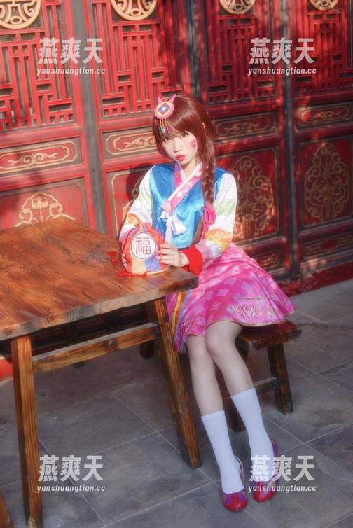 白易子教主 白易子教主的姐姐,c以法真的有点档次,图集中那些小细节瞥见了