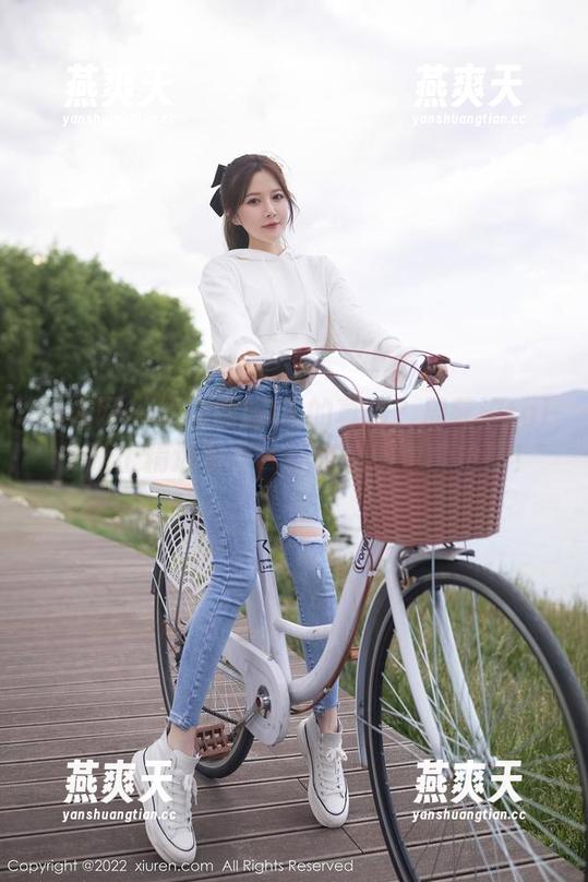 秀人网-周慕汐fairy 秀人网 - 职场制服OL的真谛?周慕汐fairy献上精选写真,让你上班也能抢眼!