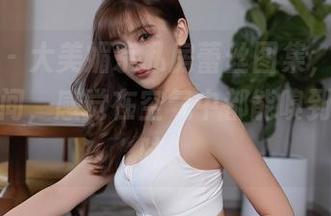 秀人网 – 大美媚京私房蕾丝图集，光影交错的瞬间，感觉在空气中都能嗅到那种暧昧。