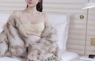 秀人网 – 居家的王俪丁：透过照片感受家的潮湿和温暖