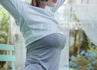 秋和柯基的最新图集：那身和服下藏着的小秘密，你准备好了吗？