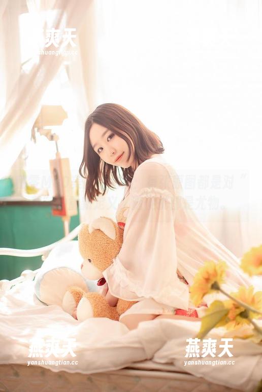 穆零Mu0美脚作品集：每张原图都是对“美”的重新定义，随便挑都是尤物。