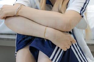 绮梦摄影 – 想要拥有稻芽儿的美腿？下载她的写真让你感受春风拂面的魅力！