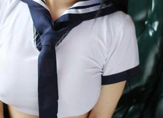 美媛馆 – 让人心动的全套写真：小海臀rena的丰腴美眉图包，快来感受这份美好！